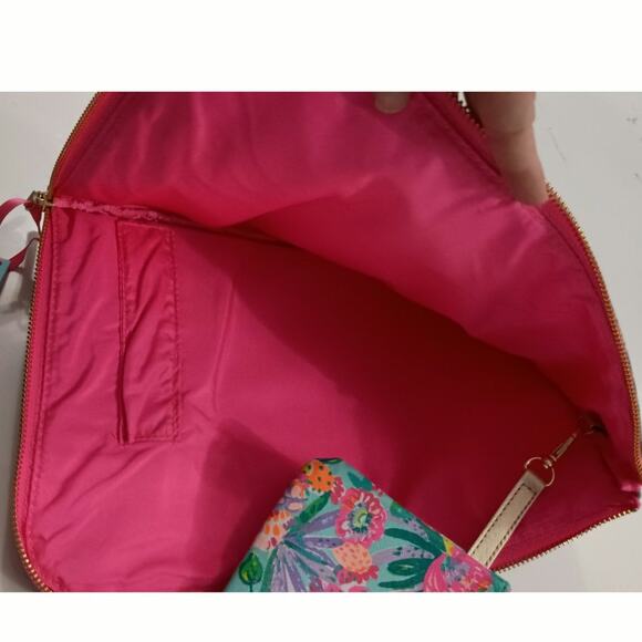 NWT! Lilly Pulitzer bright floral laptop/tab case plus small pouch. Zip close - Picture 6 of 8
